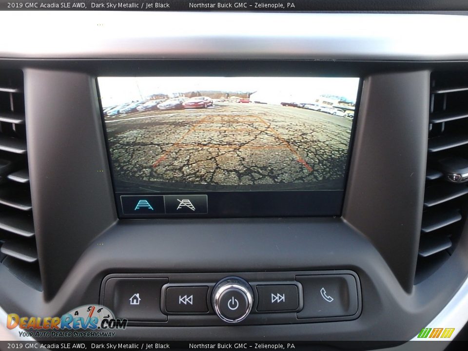 Controls of 2019 GMC Acadia SLE AWD Photo #20