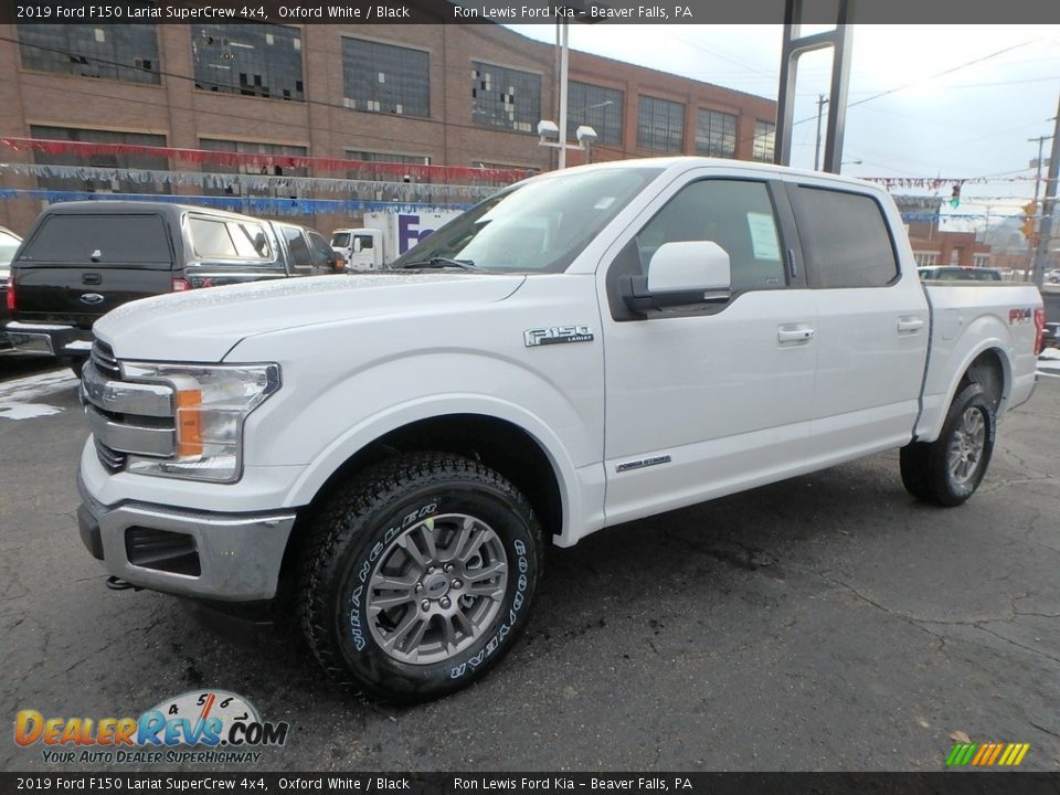 Front 3/4 View of 2019 Ford F150 Lariat SuperCrew 4x4 Photo #6