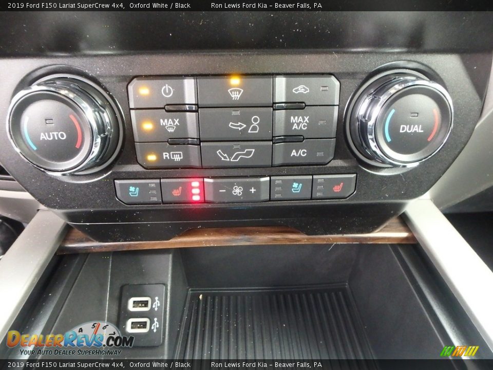 Controls of 2019 Ford F150 Lariat SuperCrew 4x4 Photo #19