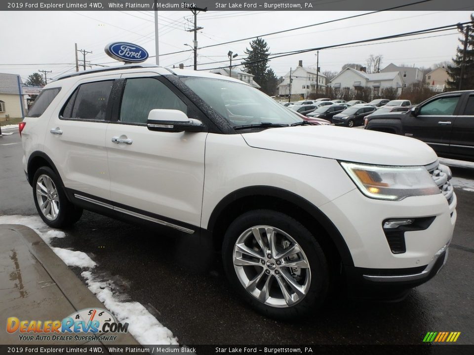 Front 3/4 View of 2019 Ford Explorer Limited 4WD Photo #3