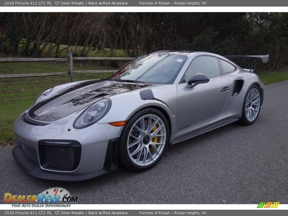 Front 3/4 View of 2018 Porsche 911 GT2 RS Photo #1