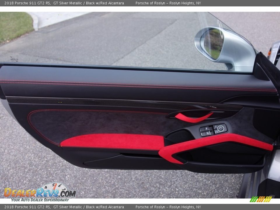 Door Panel of 2018 Porsche 911 GT2 RS Photo #17