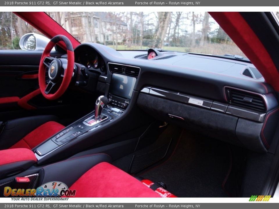 Dashboard of 2018 Porsche 911 GT2 RS Photo #22
