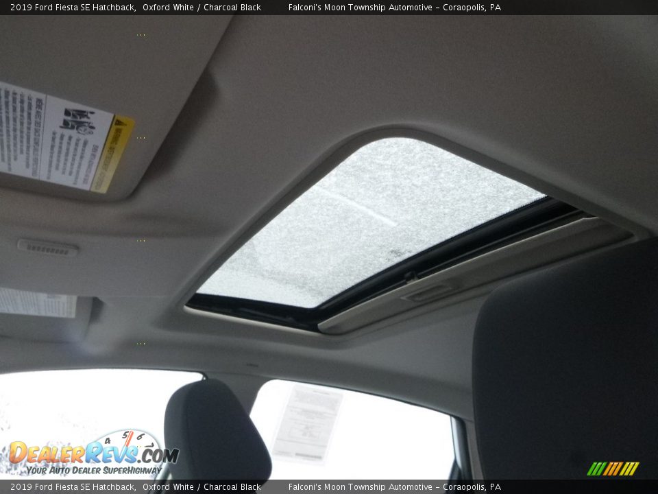 2019 Ford Fiesta SE Hatchback Oxford White / Charcoal Black Photo #13