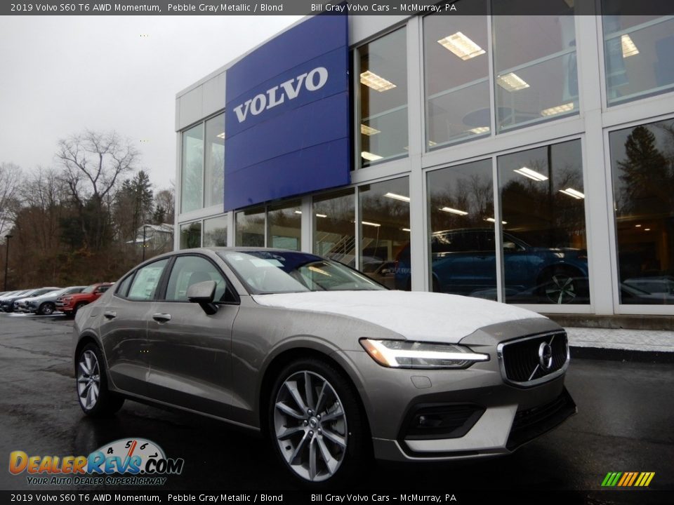 Front 3/4 View of 2019 Volvo S60 T6 AWD Momentum Photo #1