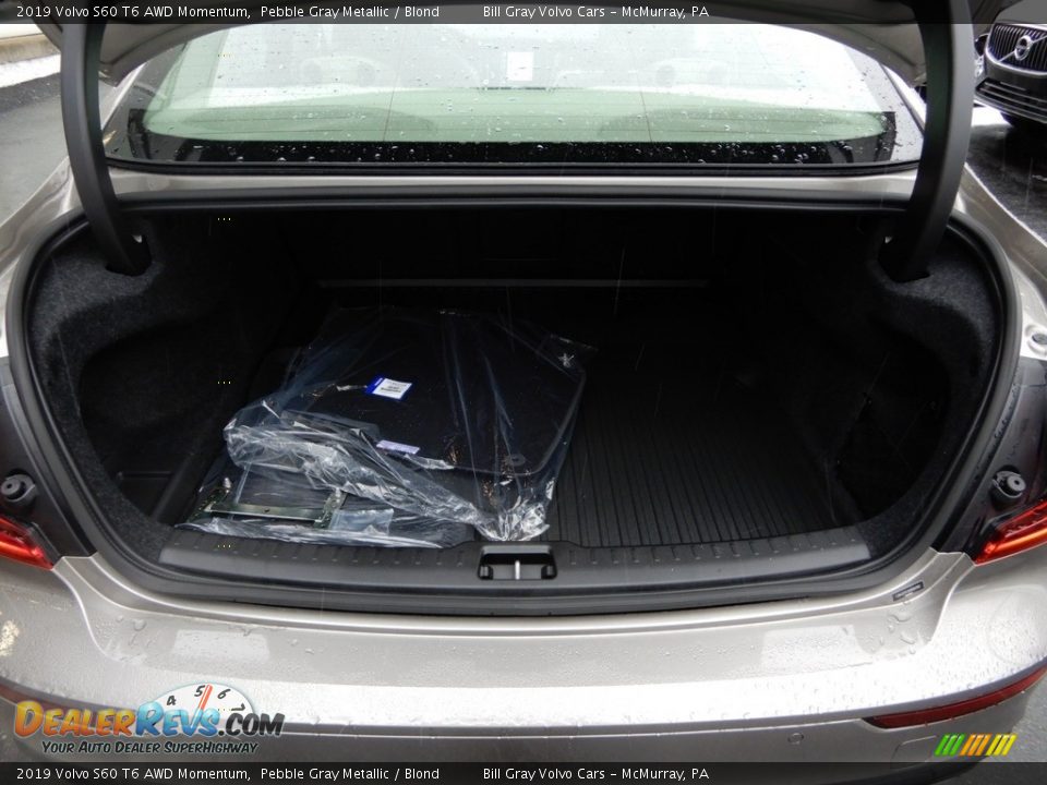 2019 Volvo S60 T6 AWD Momentum Pebble Gray Metallic / Blond Photo #3