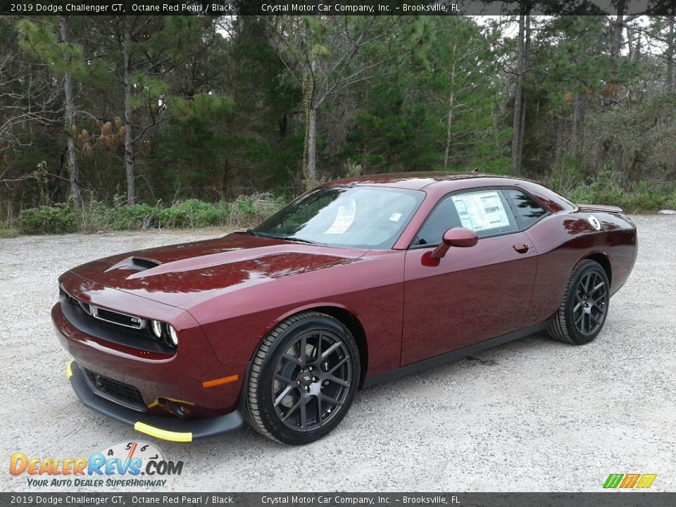 Front 3/4 View of 2019 Dodge Challenger GT Photo #1