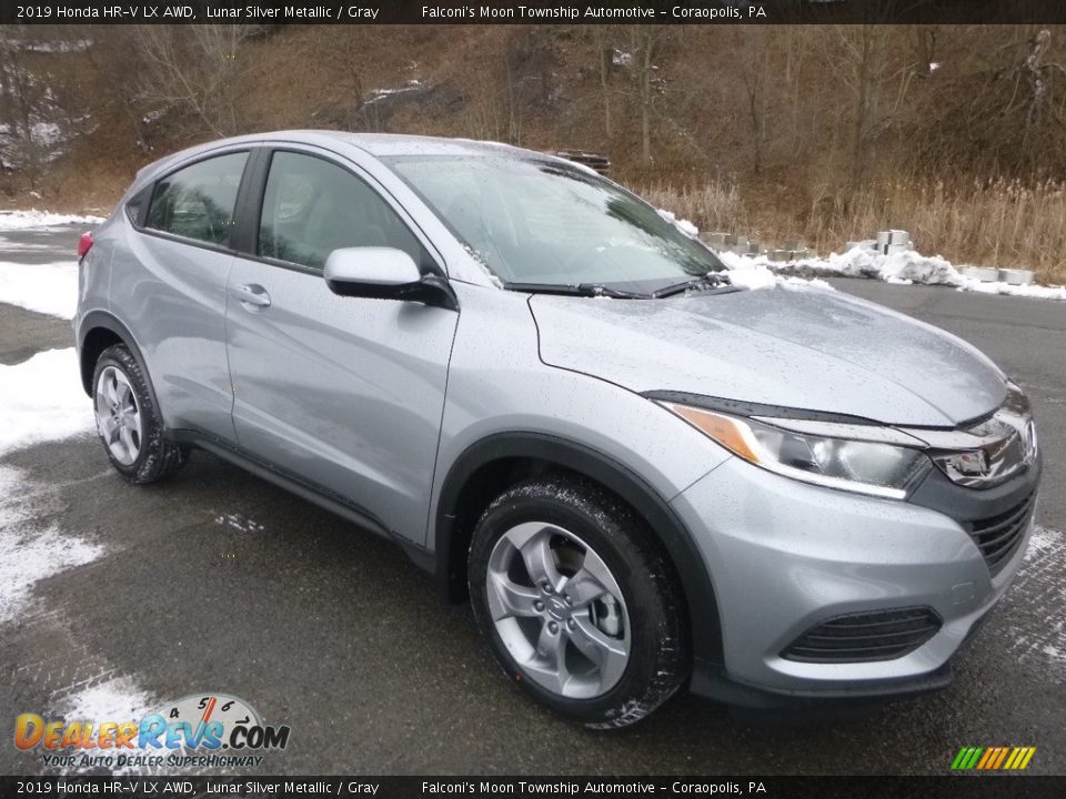 Front 3/4 View of 2019 Honda HR-V LX AWD Photo #7