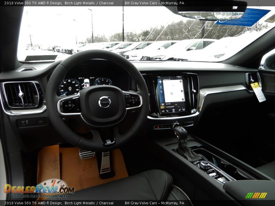 Dashboard of 2019 Volvo S60 T6 AWD R Design Photo #9