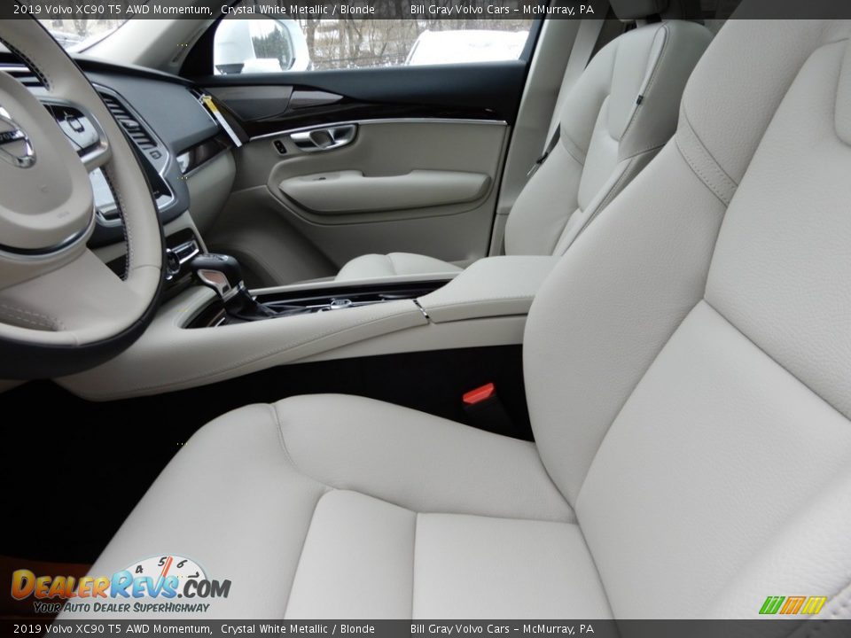 2019 Volvo XC90 T5 AWD Momentum Crystal White Metallic / Blonde Photo #7