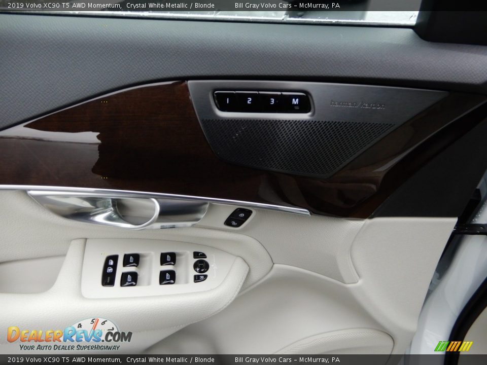 2019 Volvo XC90 T5 AWD Momentum Crystal White Metallic / Blonde Photo #10