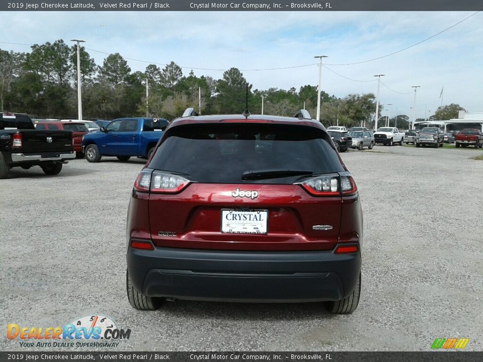 2019 Jeep Cherokee Latitude Velvet Red Pearl / Black Photo #4