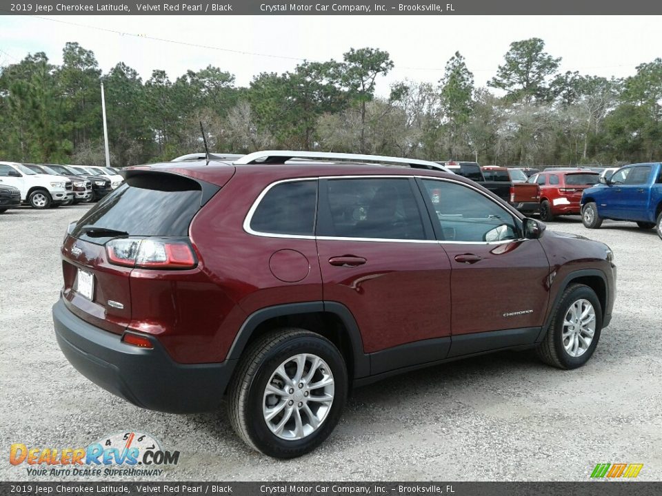 2019 Jeep Cherokee Latitude Velvet Red Pearl / Black Photo #5