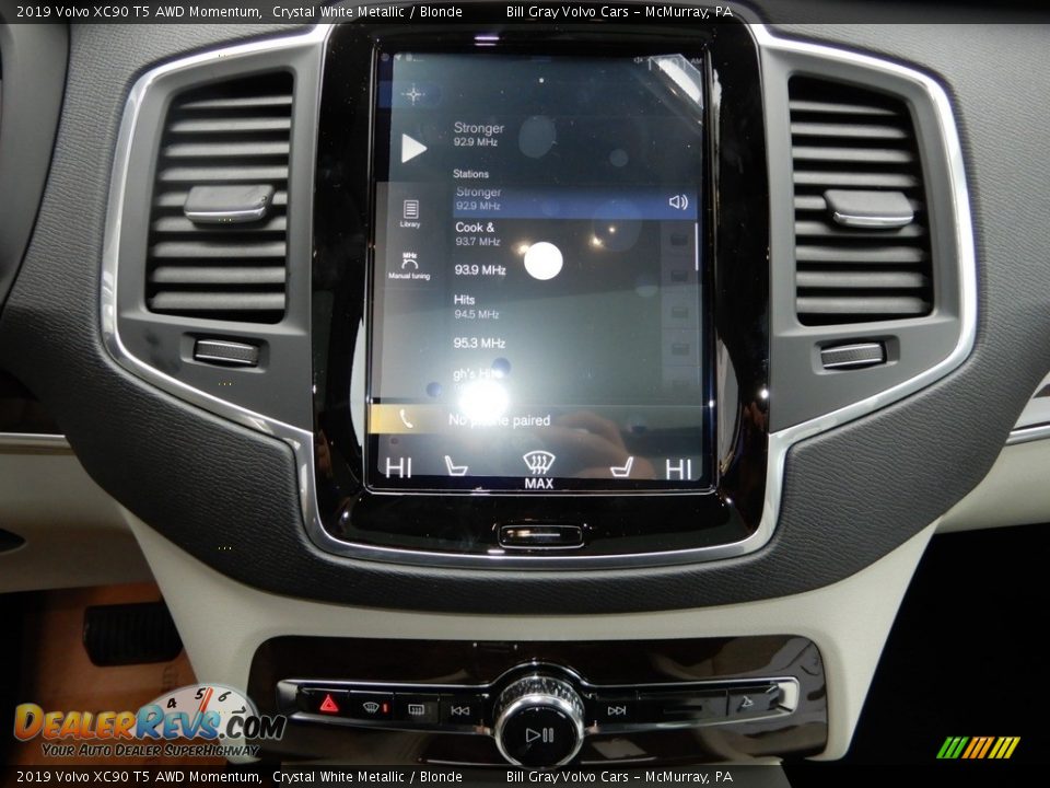 2019 Volvo XC90 T5 AWD Momentum Crystal White Metallic / Blonde Photo #15