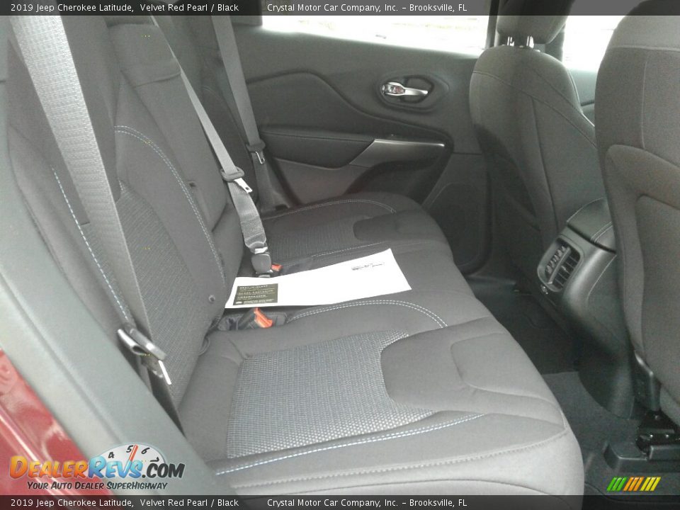 2019 Jeep Cherokee Latitude Velvet Red Pearl / Black Photo #11