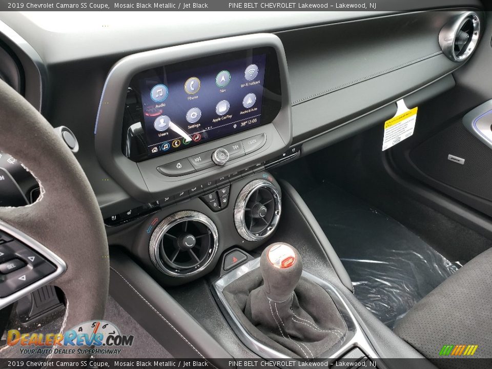 Controls of 2019 Chevrolet Camaro SS Coupe Photo #10