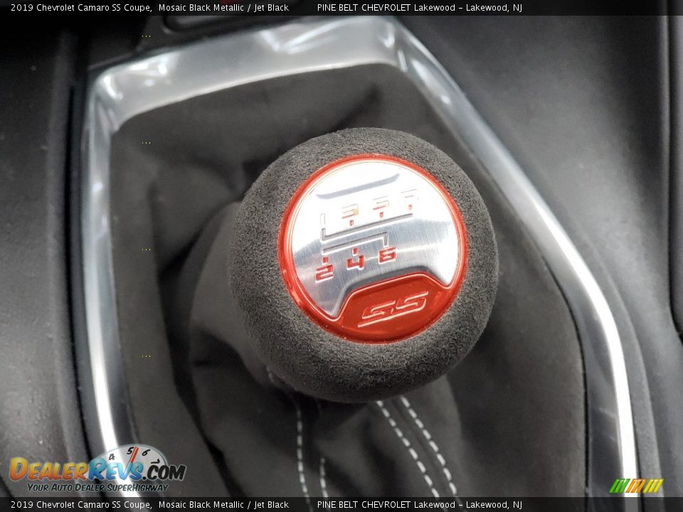 2019 Chevrolet Camaro SS Coupe Shifter Photo #11