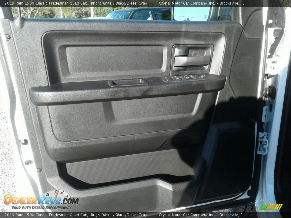 2019 Ram 1500 Classic Tradesman Quad Cab Bright White / Black/Diesel Gray Photo #17