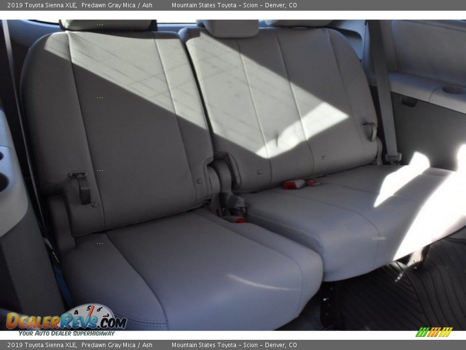 2019 Toyota Sienna XLE Predawn Gray Mica / Ash Photo #20