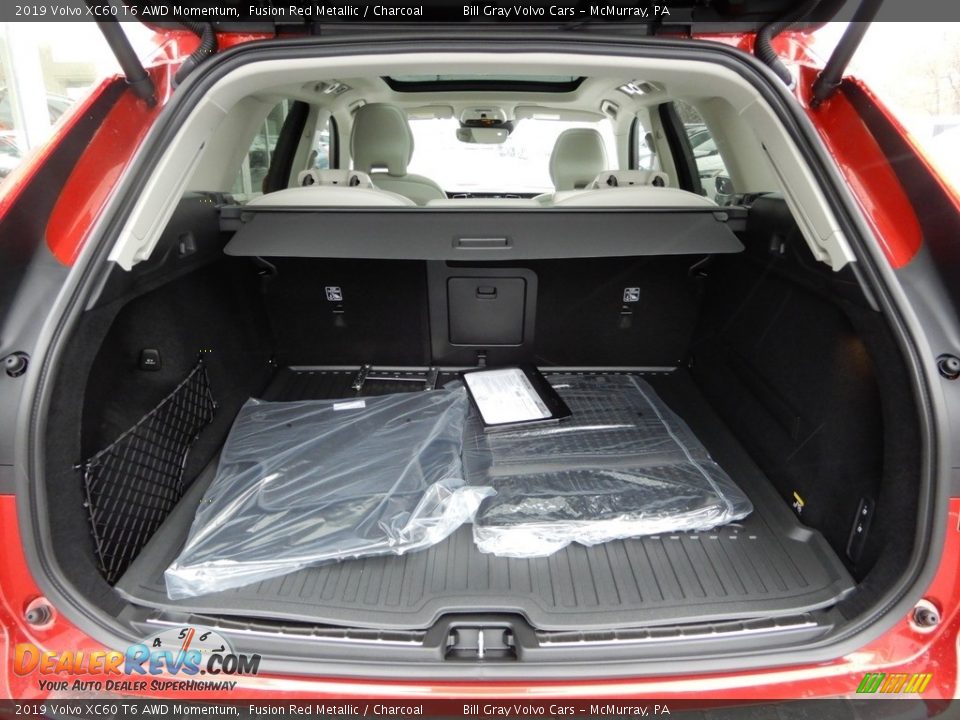 2019 Volvo XC60 T6 AWD Momentum Trunk Photo #3