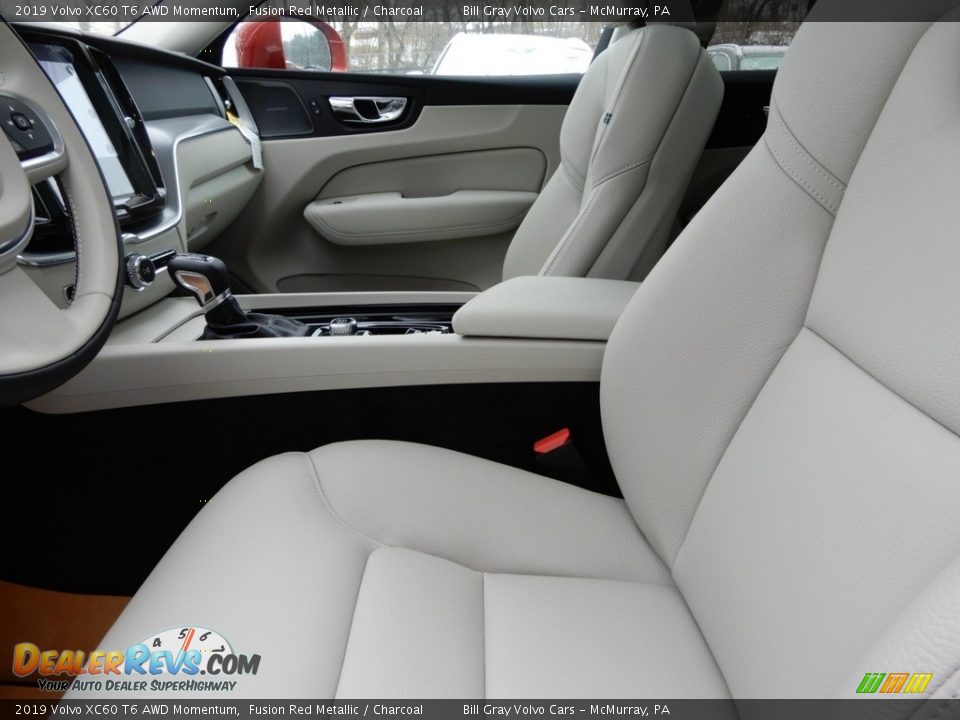 Front Seat of 2019 Volvo XC60 T6 AWD Momentum Photo #7