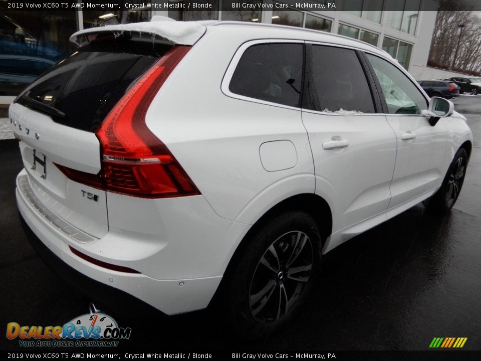 2019 Volvo XC60 T5 AWD Momentum Crystal White Metallic / Blonde Photo #2