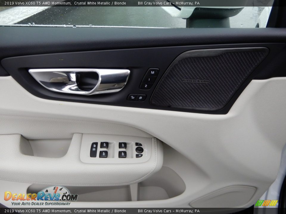 2019 Volvo XC60 T5 AWD Momentum Crystal White Metallic / Blonde Photo #10