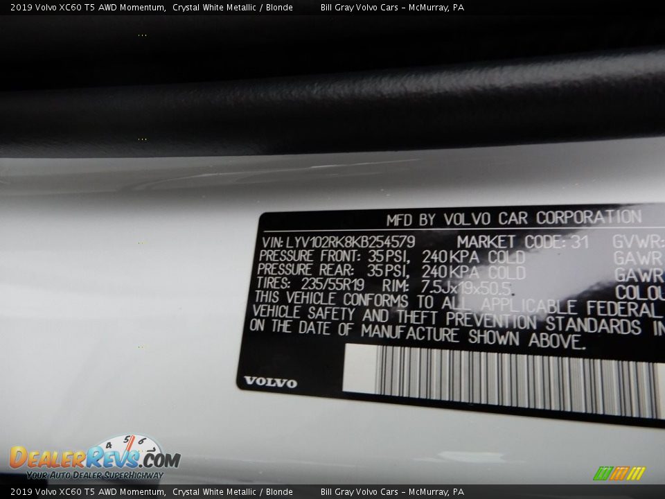 2019 Volvo XC60 T5 AWD Momentum Crystal White Metallic / Blonde Photo #11