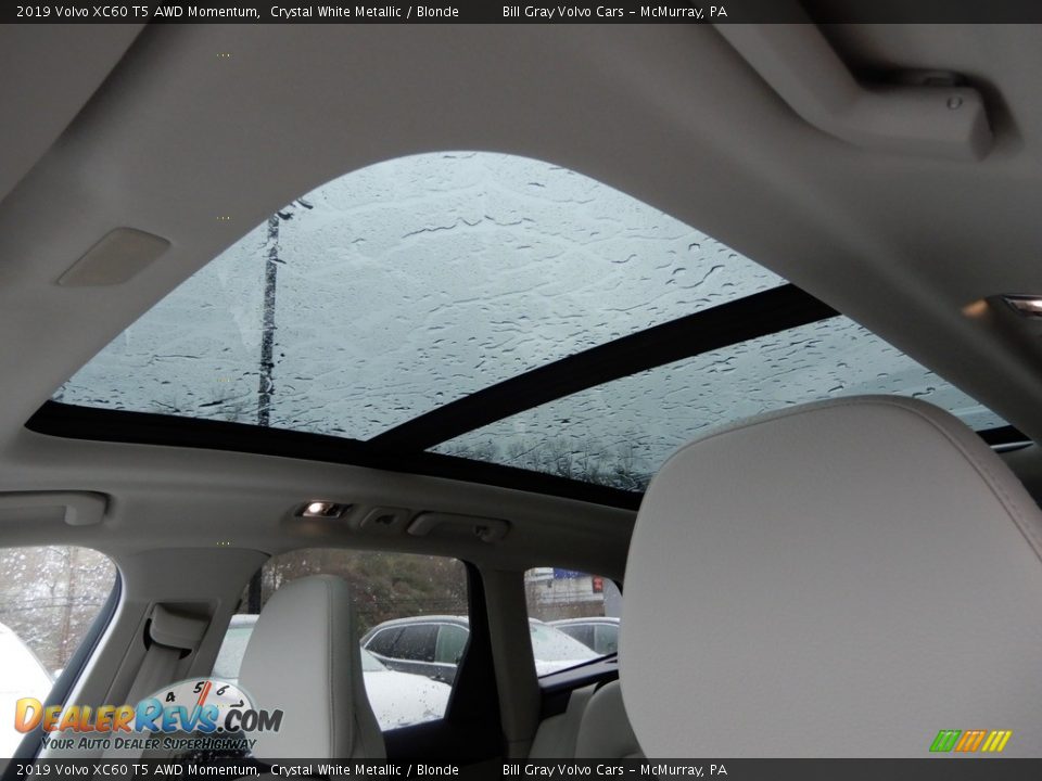 2019 Volvo XC60 T5 AWD Momentum Crystal White Metallic / Blonde Photo #12