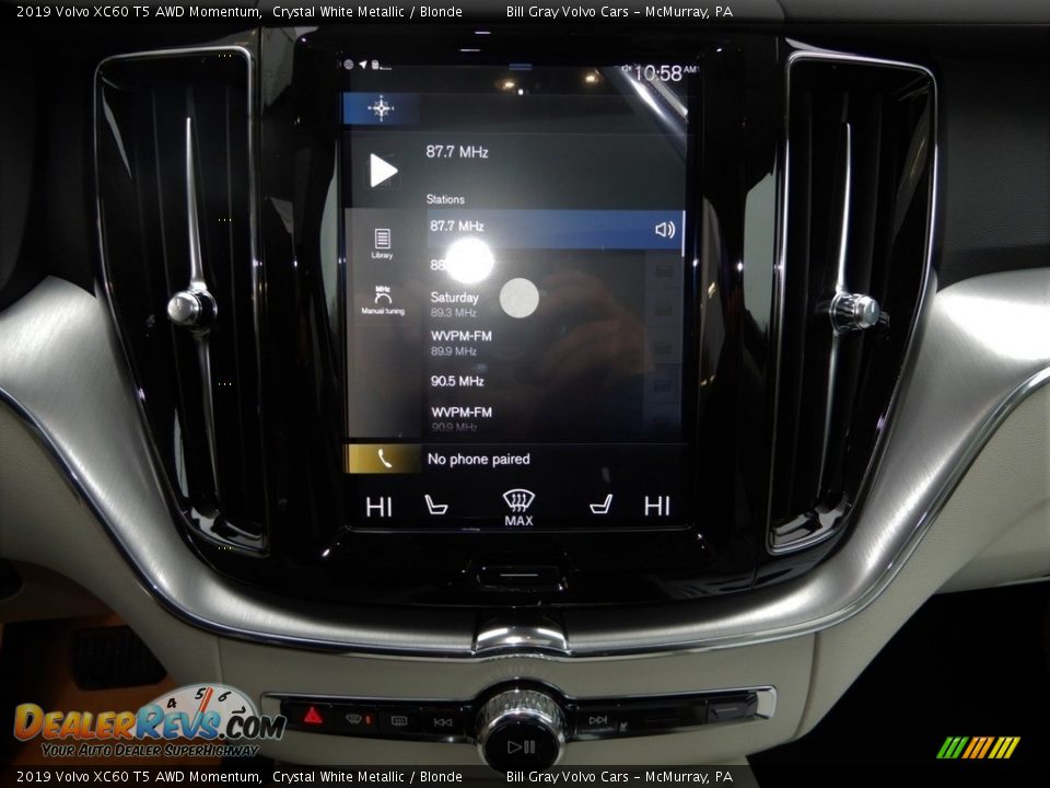 2019 Volvo XC60 T5 AWD Momentum Crystal White Metallic / Blonde Photo #15