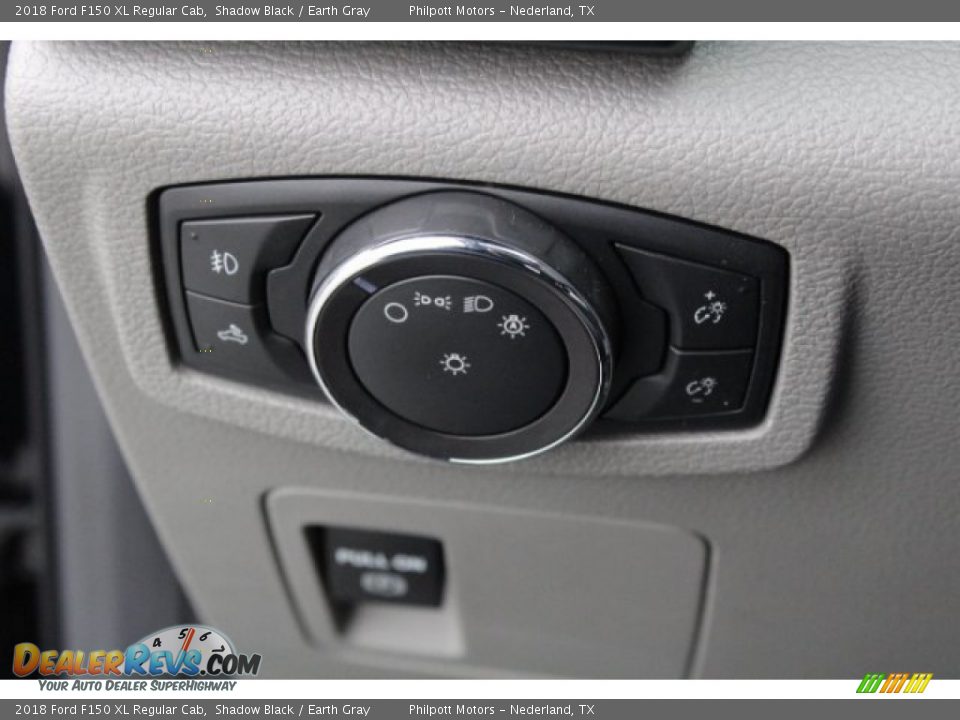 Controls of 2018 Ford F150 XL Regular Cab Photo #20