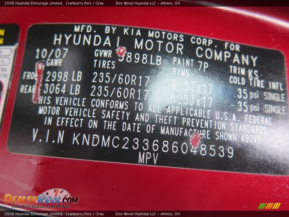2008 Hyundai Entourage Limited Cranberry Red / Gray Photo #31