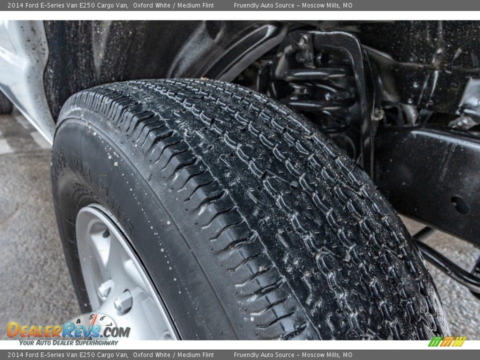 2014 Ford E-Series Van E250 Cargo Van Oxford White / Medium Flint Photo #11