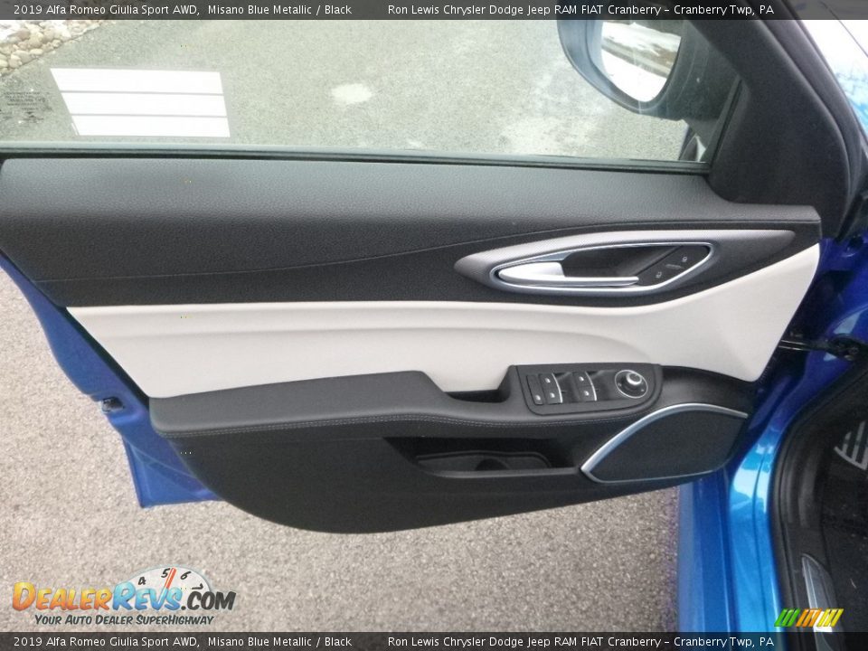 Door Panel of 2019 Alfa Romeo Giulia Sport AWD Photo #19