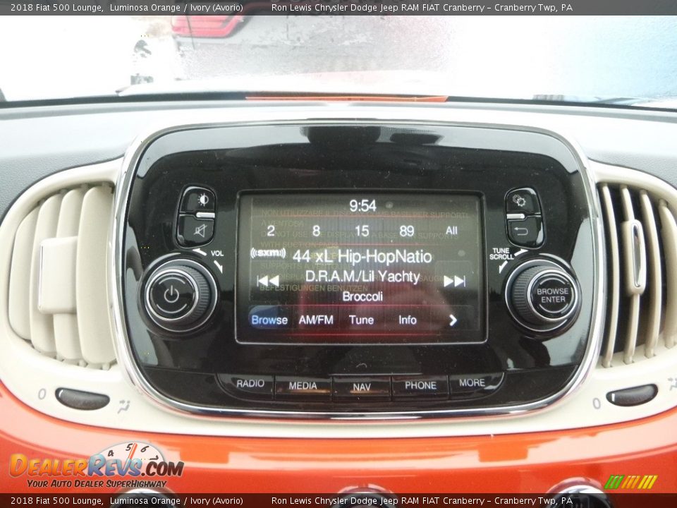 Controls of 2018 Fiat 500 Lounge Photo #15