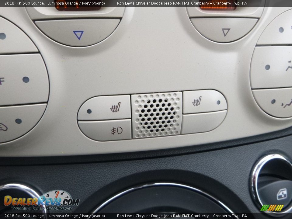 Controls of 2018 Fiat 500 Lounge Photo #18