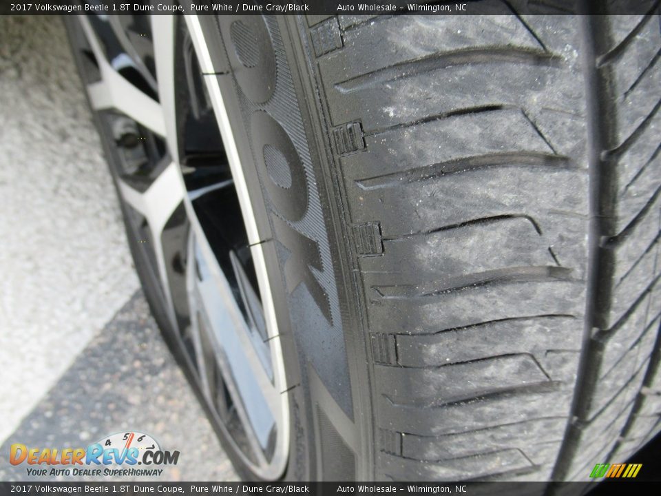 2017 Volkswagen Beetle 1.8T Dune Coupe Pure White / Dune Gray/Black Photo #10