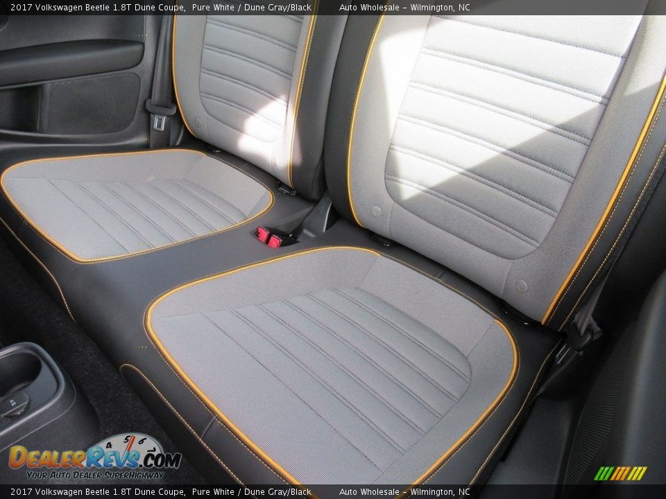 2017 Volkswagen Beetle 1.8T Dune Coupe Pure White / Dune Gray/Black Photo #12