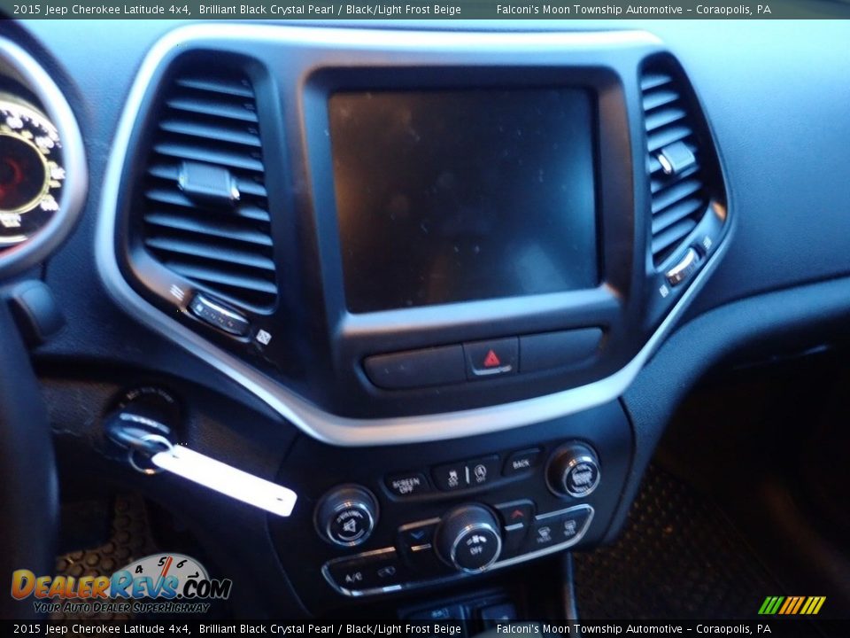 2015 Jeep Cherokee Latitude 4x4 Brilliant Black Crystal Pearl / Black/Light Frost Beige Photo #22