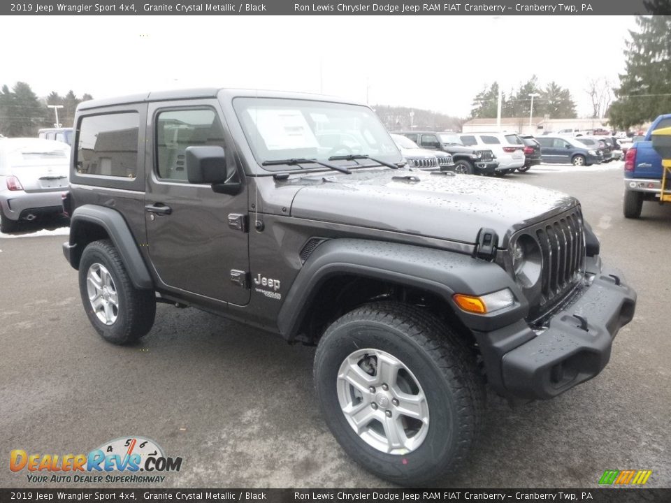 Front 3/4 View of 2019 Jeep Wrangler Sport 4x4 Photo #8