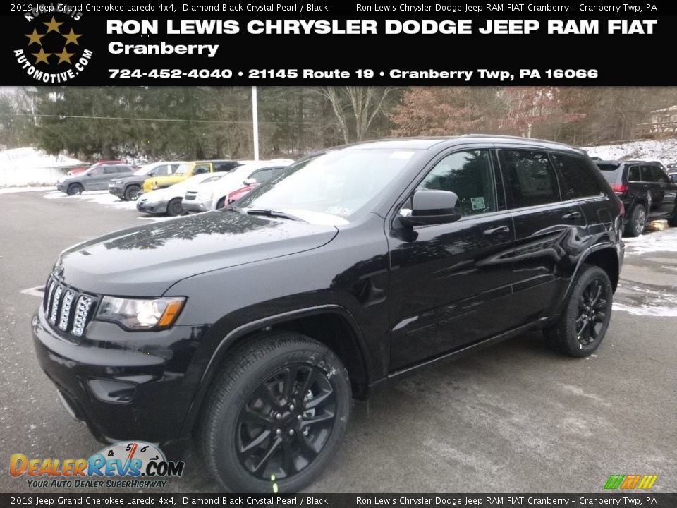 2019 Jeep Grand Cherokee Laredo 4x4 Diamond Black Crystal Pearl / Black Photo #1