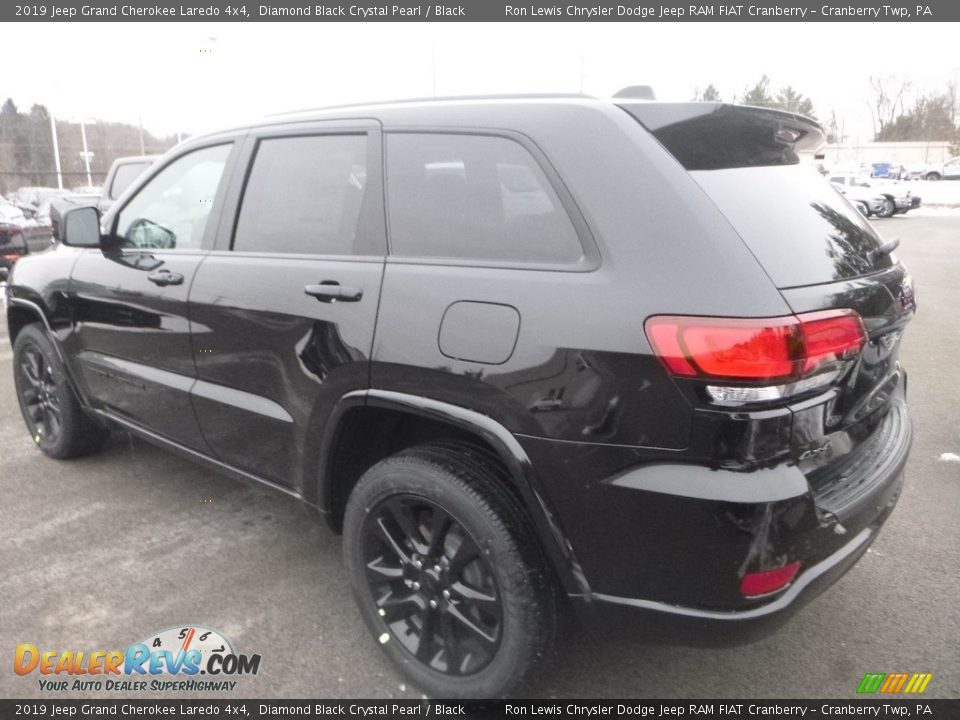 2019 Jeep Grand Cherokee Laredo 4x4 Diamond Black Crystal Pearl / Black Photo #4