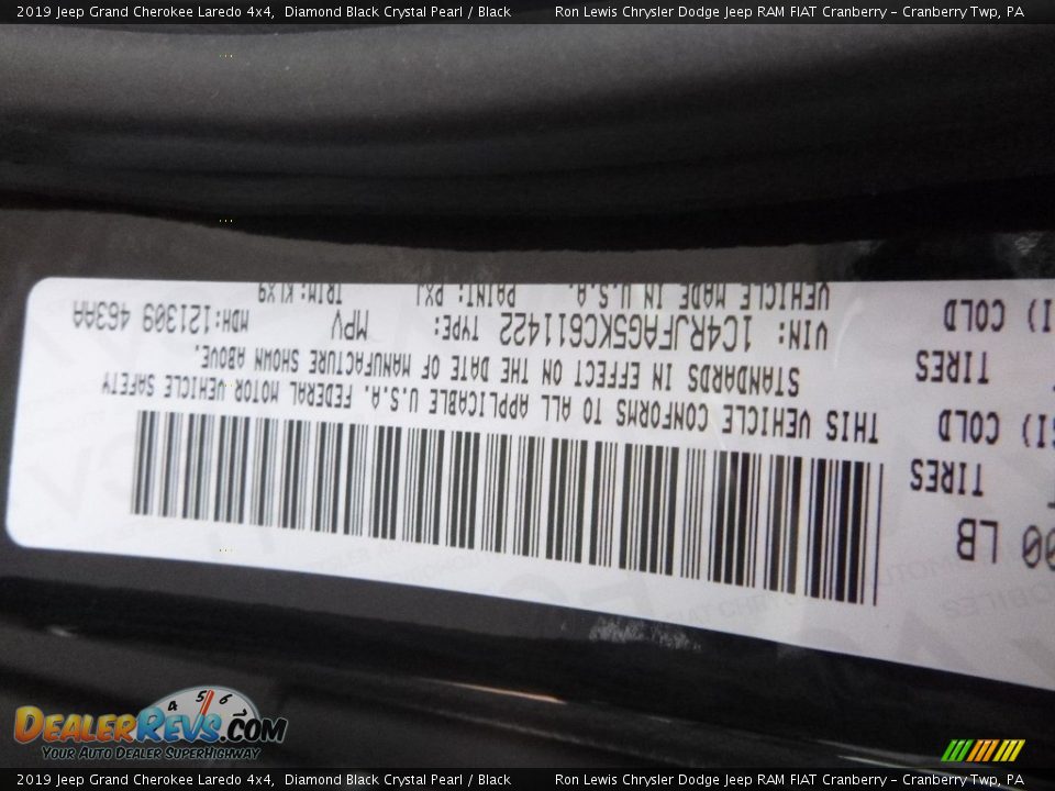 2019 Jeep Grand Cherokee Laredo 4x4 Diamond Black Crystal Pearl / Black Photo #15