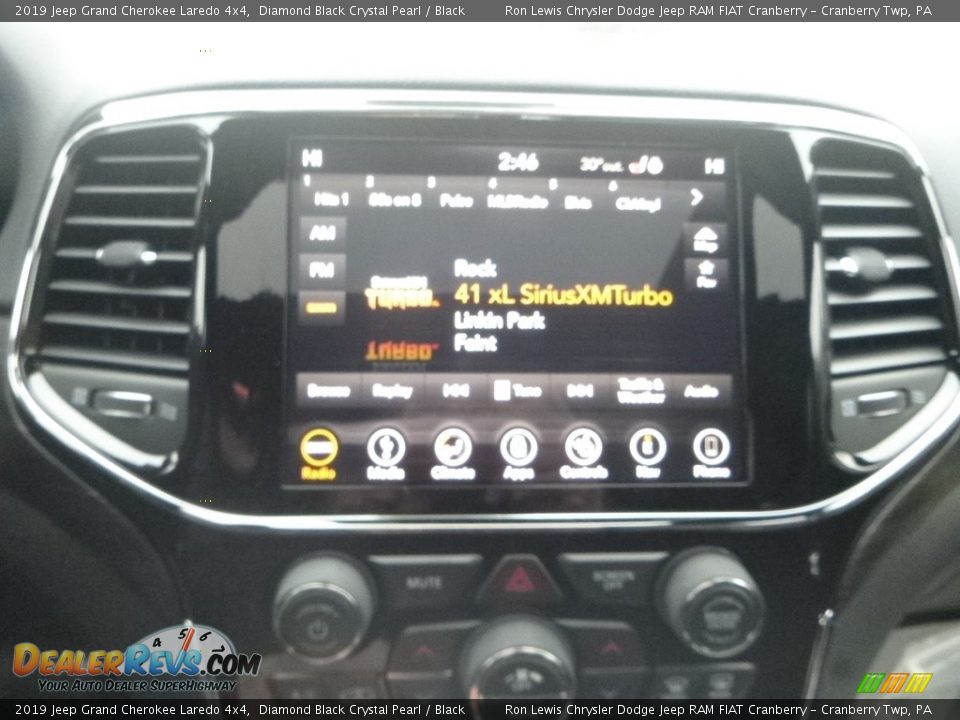 2019 Jeep Grand Cherokee Laredo 4x4 Diamond Black Crystal Pearl / Black Photo #16