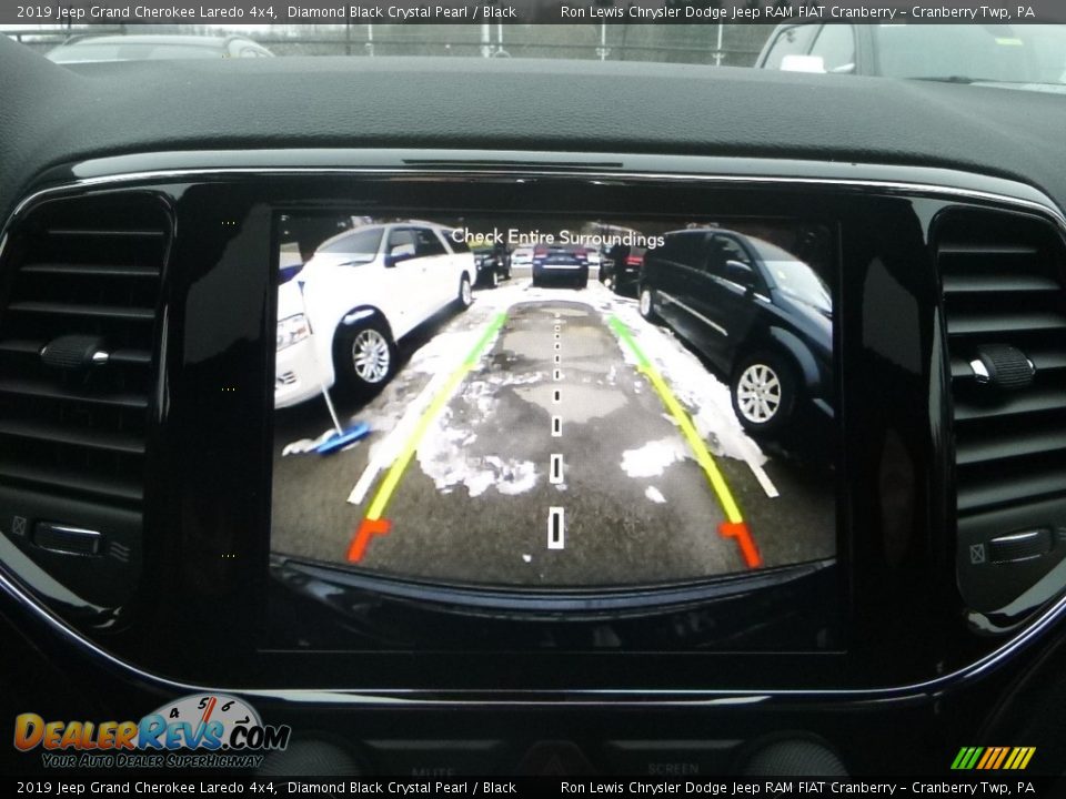 2019 Jeep Grand Cherokee Laredo 4x4 Diamond Black Crystal Pearl / Black Photo #17