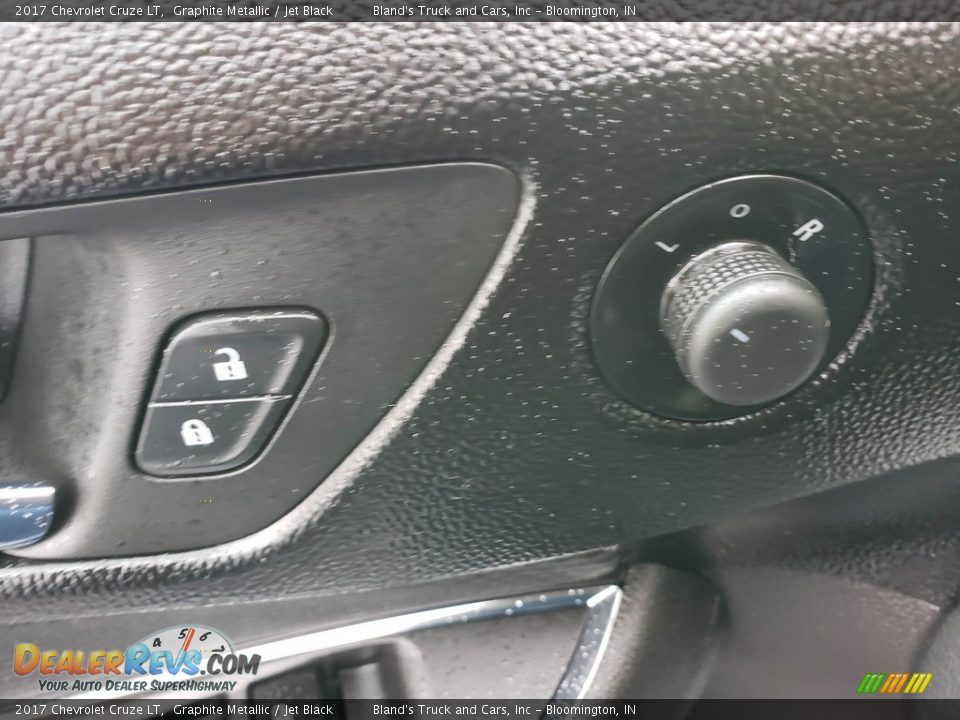 2017 Chevrolet Cruze LT Graphite Metallic / Jet Black Photo #6