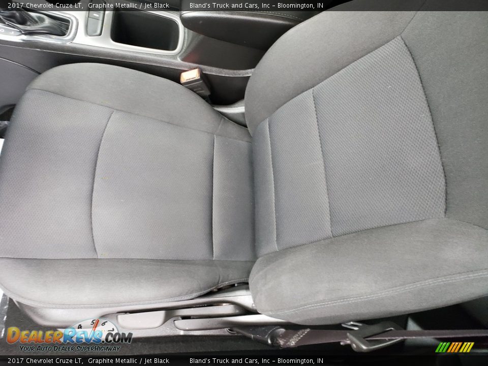 2017 Chevrolet Cruze LT Graphite Metallic / Jet Black Photo #8