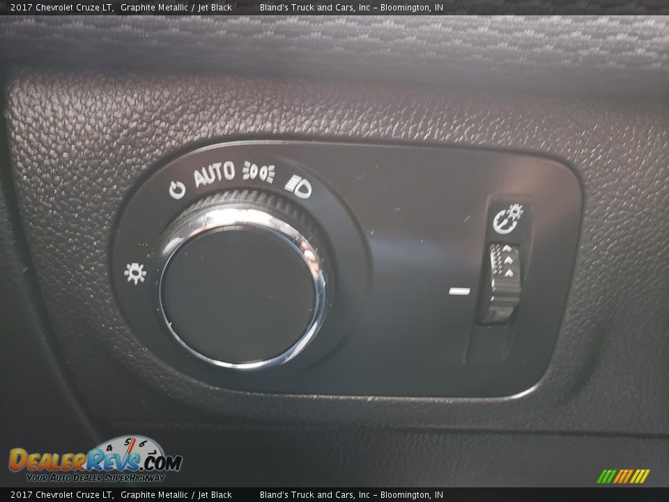 2017 Chevrolet Cruze LT Graphite Metallic / Jet Black Photo #10