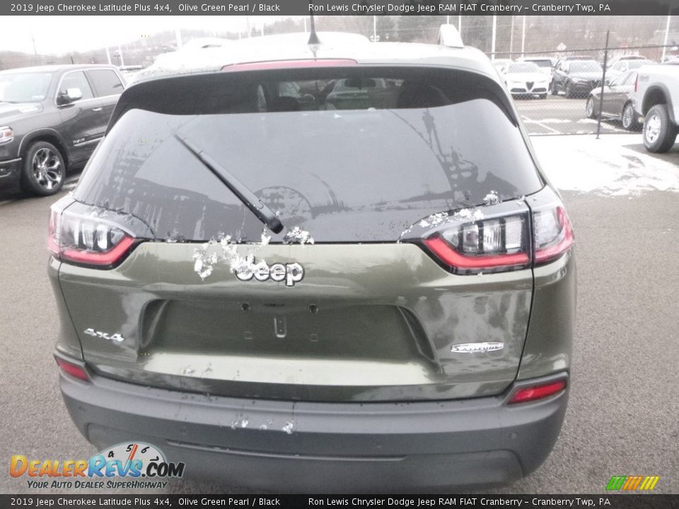 2019 Jeep Cherokee Latitude Plus 4x4 Olive Green Pearl / Black Photo #4