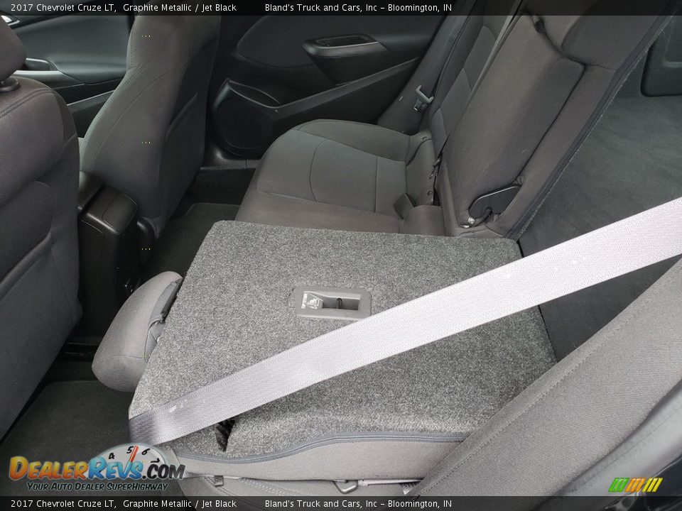 2017 Chevrolet Cruze LT Graphite Metallic / Jet Black Photo #28